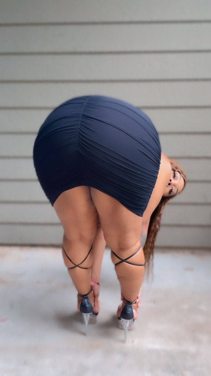 originallydiamo's tweet photo. @TherealMsL0ndon Hmu with your zip code. Lemme see if you're close to my hotel 🍆🍑🥒🍑💦 https://t.co/Dynn8P0EoI