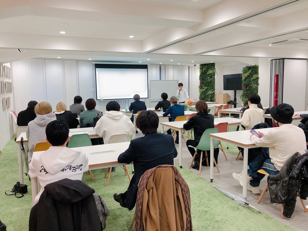 schoolofhost's tweet photo. HP更新しました😊
gd直営店研修プロジェクトVol.178

『TikTokで
　マネタイズしたい方必見
　TikTok LIVE攻略法』

TikTok講座第2弾は
TikTok LIVE🔥

TikTok LIVEで
よくある誤解とは…🤔

詳細はコチラ↓
https://t.co/4MIolKE9oS

#学べるグルダン
#グルちょく https://t.co/P48wow3QDL