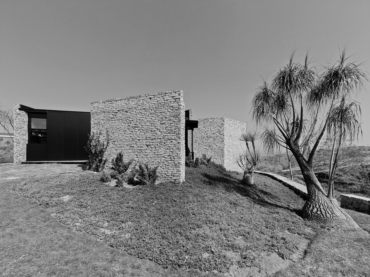 TRES60Blog's tweet image. Rio Blanco Pavilion, vivienda proyectada en 2013 por el estudio Carme Pinós en Guadalajara, México.

#RioBlancoPavilion #CarmePinos #architecture #Mexico