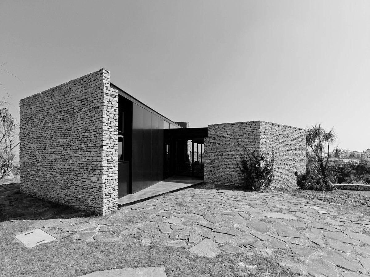 TRES60Blog's tweet image. Rio Blanco Pavilion, vivienda proyectada en 2013 por el estudio Carme Pinós en Guadalajara, México.

#RioBlancoPavilion #CarmePinos #architecture #Mexico