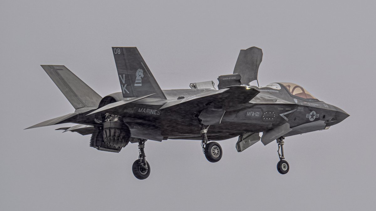 2024/02/25 Sun. 13:16
F-35B Lightning II
VMFA-121 GreenKnights
Reg:169686 Д.:VK08 
#RJTY  RWY36↓ 🌧️ 3℃
#横田基地 #YokotaAirBase ✈
#USAF ✈:054 DAY:015