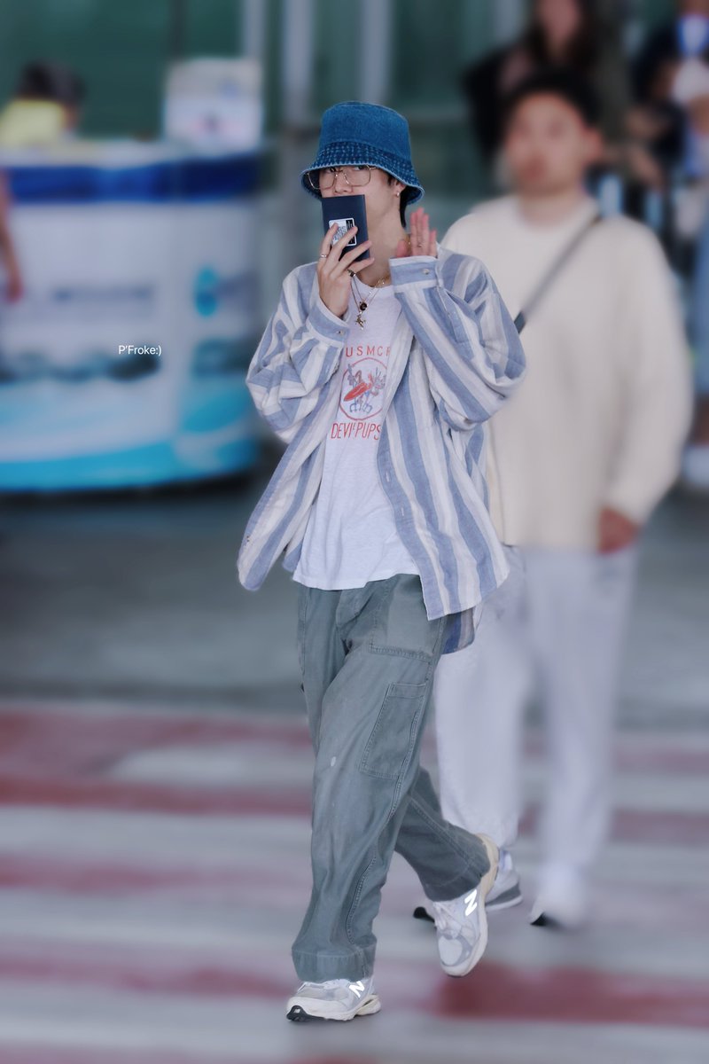 FWanit's tweet photo. Welcome to Thailand ❤️

#WelcomeMarkTuanToThailand 
#MarkTuan #Mark #마크 #段宜恩
#MARKTUANXSHUDAXIA
@marktuan https://t.co/MiqsatGeyt
