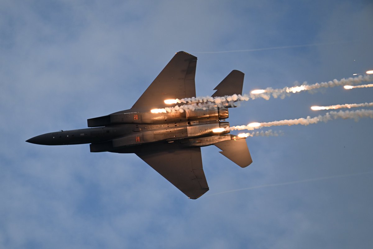 nantaku_p_photo's tweet image. シンガポールエアショー2024
パブリックデー2日目

フライトディスプレイ(午前の部)の速報！

シンガポール空軍 F-15SG &amp;amp; AH-64D
インドネシア空軍 ジュピター
オーストラリア空軍 ルーレッツ

#SGAirshow
#SGAirshow2024