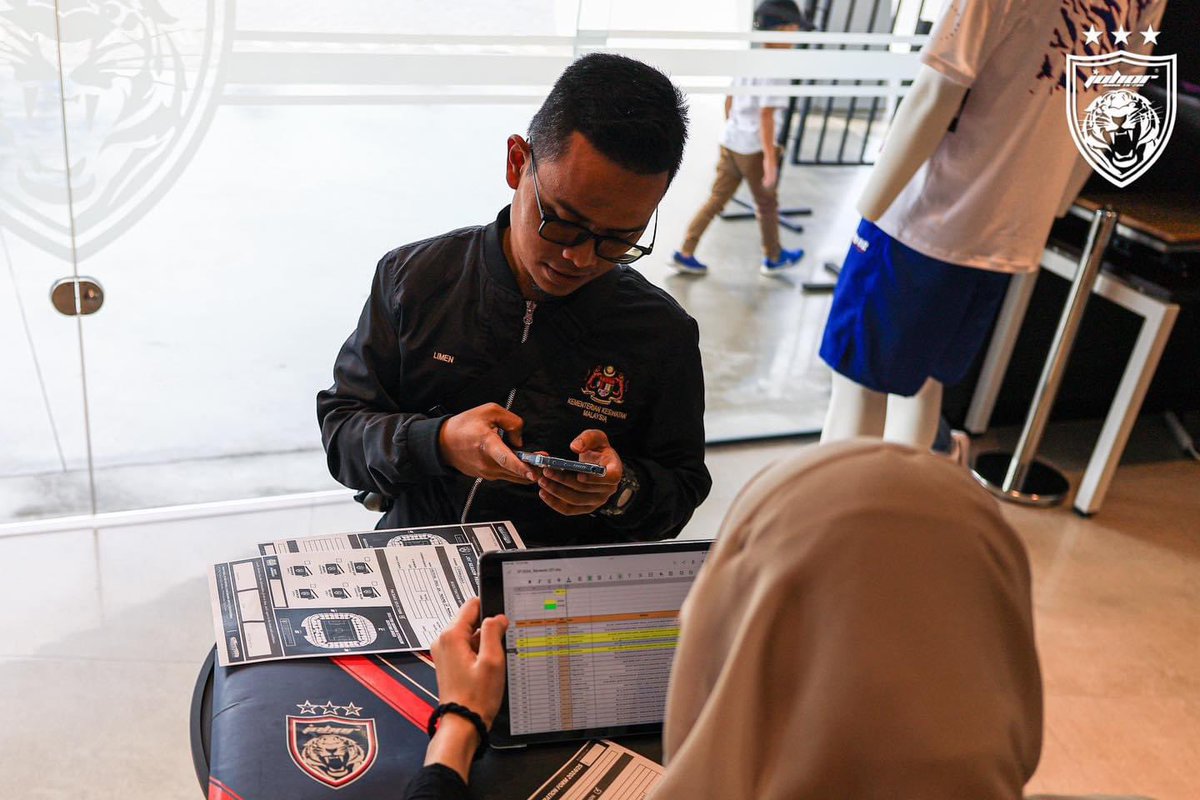 PRIORITY ACCESS —JDT FAN RENEWING SEASON PASS FOR 2024/25 SEASON

Johor Darul Ta'zim FC (JDT) 2023 season pass holders can now renew their passes for the 2024-25 season with priority access until 31 March 2024. New applications will start in April.

Renew yours with a 10%
