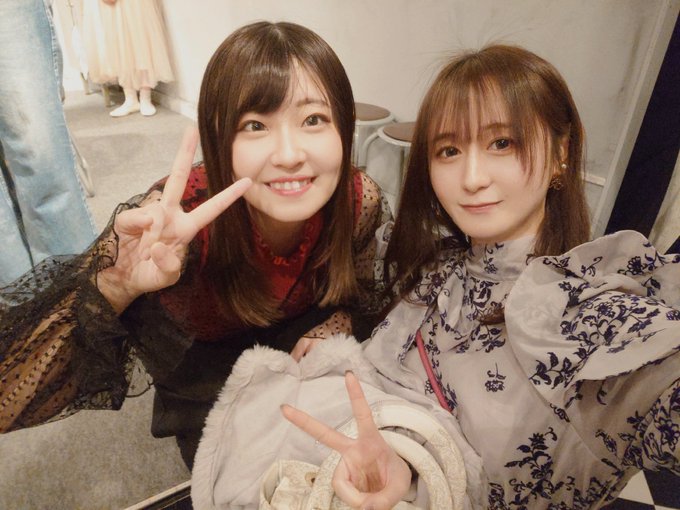 あべ氏が出てる十二人の怒れる人々、観劇してきました。  台詞量〜とか、疑問についての討論、すげー、白熱ぅ&hellip;🙄ていう語彙力ない感想言います。 見応えあった〜！  ノースリーブ赤ニットは星空提供の私物でした✌️✌️いえい #12人の怒れる人々<a href="/tag/12%E4%BA%BA%E3%81%AE%E6%80%92%E3%82%8C%E3%82%8B%E4%BA%BA%E3%80%85"class="tags">#12人の怒れる人々</a>