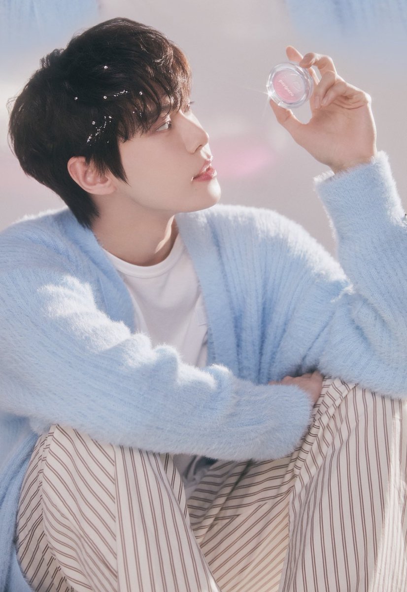 페리페라 나잇페리프렌즈 컬렉션 #도영 

맑게 물든 커스텀 치크 | 1호 캔디핑크 
clubclio.co.kr/shop/goodsView…