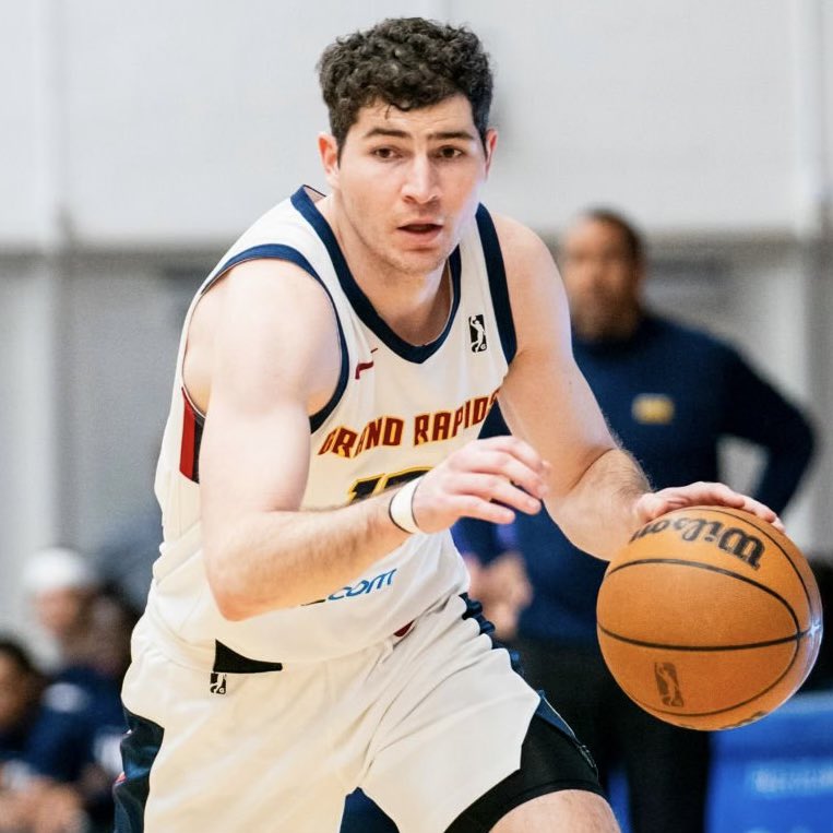 The Chicago Bulls plan to sign guard Andrew Funk on a two-way NBA contract out of Denver's Grand Rapids Gold G League team, sources tell @TheAthletic @Stadium. Funk has been one of top G League shooters this season, averaging 13.7 points and 39.6% on over 9 three-point attempts.