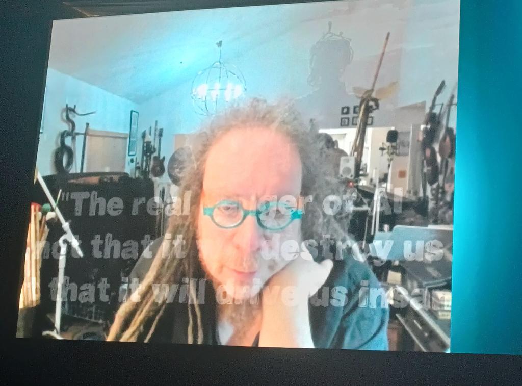 Day 2 at @SynapseConclave  with an intriguing session with the father of #VirtualReality , JARON LANIER @jaronlanier  #OriginalThinking