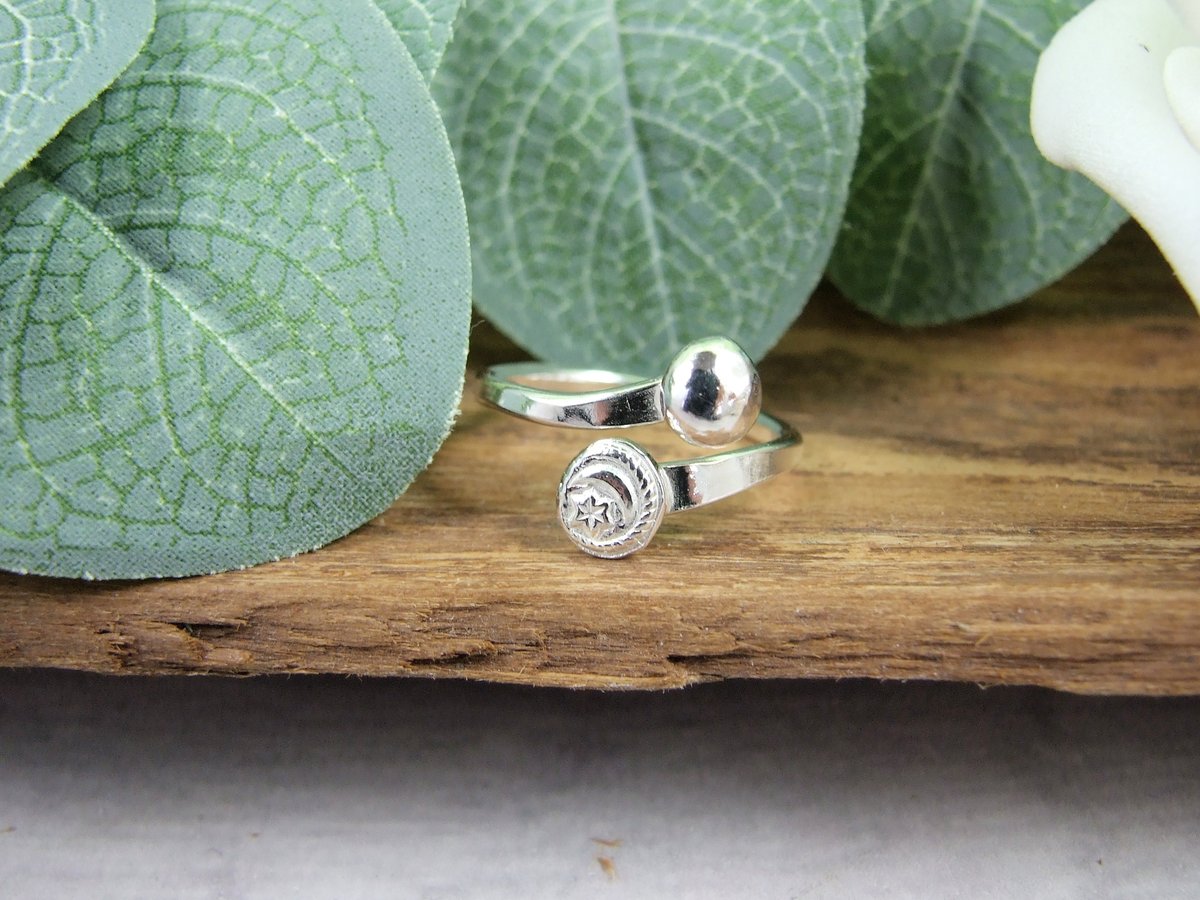 MaxinePring's tweet photo. Silver Wrap Ring, Textured Wrap Ring with Moon, Star and Pebble, Recycled Sterling Silver, Hand Forged Ring to fit UK O-Q, https://t.co/2zYr55zL6i via @Etsy #ring #recycledsilver #moonandstar https://t.co/eItbunmilY