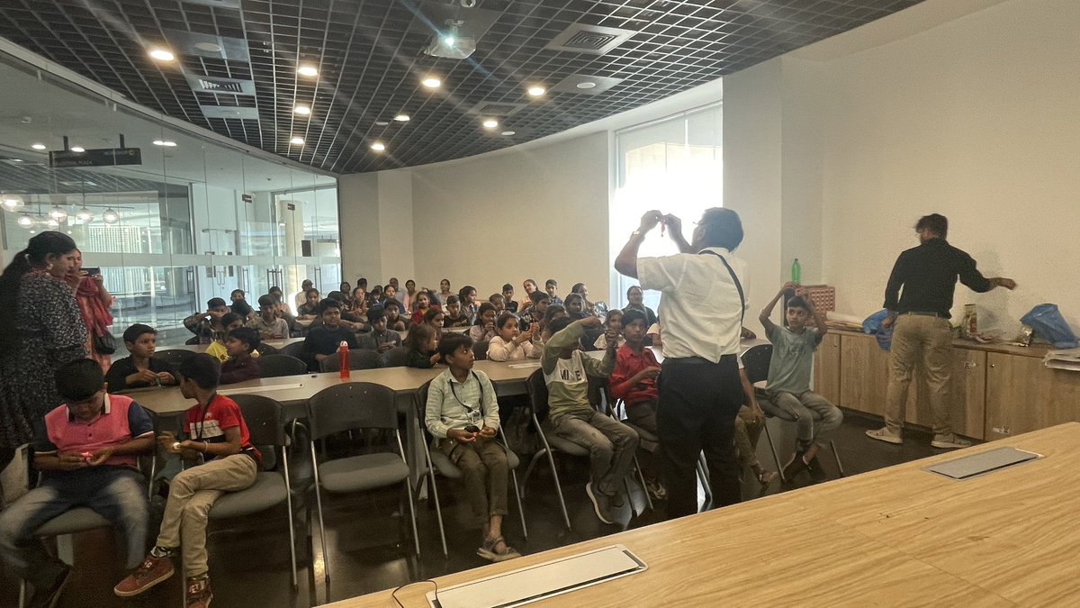 RscBhuj's tweet photo. National Science Day celebration was at its peak on 24th Feb @RscBhuj
Scientific learning through creative learning methods - #Demonstration and #Handson
#Centerofmass #LawofInertia
#NCSTC #NSD2024
@sharmarashmi123 @karandi65 https://t.co/FLizyF2Kr1