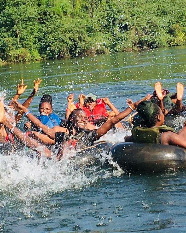 Did u know that the Nile River runs North towards North Africa to Egypt 
How 🤔😁
Well Africa slopes towards the north @sourceoftheniletubing with extreme fun right on the longest river in the world 🌎🌎
#ExploreBusoga  #visitjinja #visituganda #tukigaleinjinja #tubingthenile
