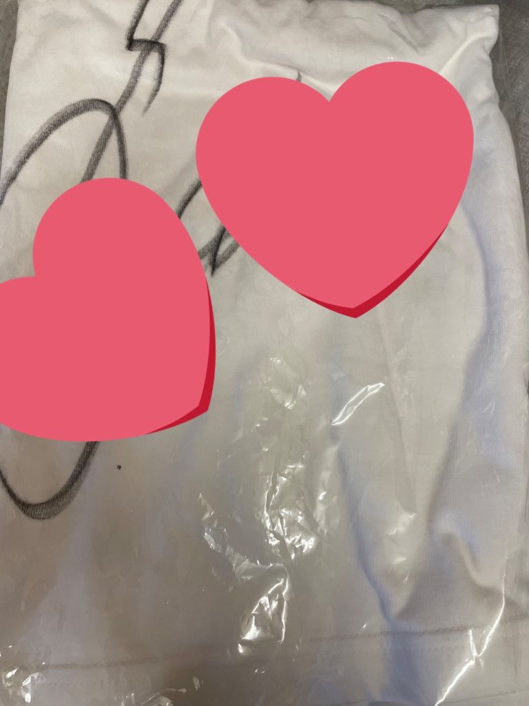 xx_ll289's tweet photo. 譲渡 

譲￤梶原岳人サイン入りTシャツ

求￤~1.0（銀行振込又はメルカリ）

担降りのため譲渡致します。
お取引決定後に全体の画像をDMに送付させていただきます。
気軽にお声がけ下さい https://t.co/LUZS4bkRKa