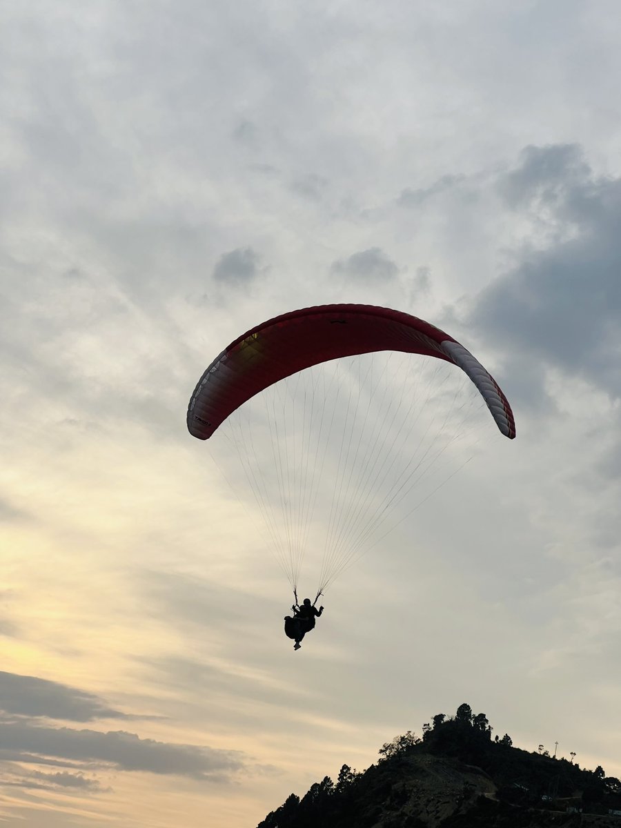 Hari_BudhaMagar's tweet photo. First time, I did paragliding without prosthetic legs from Debikot, Dang.
.
.
.
#haribudhamagar #conqueringdreams #disability #disabilityawareness #dang #devikot #deukhuri #lumbini #Nepal https://t.co/6STwz93XjC