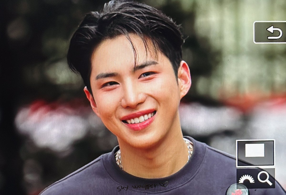 sky_wowpper's tweet photo. 240225 | 인가 팬미팅

🗣️ 만찢남

#ACE #WOW #에이스 #김세윤 #와우 https://t.co/l123XuhSt3