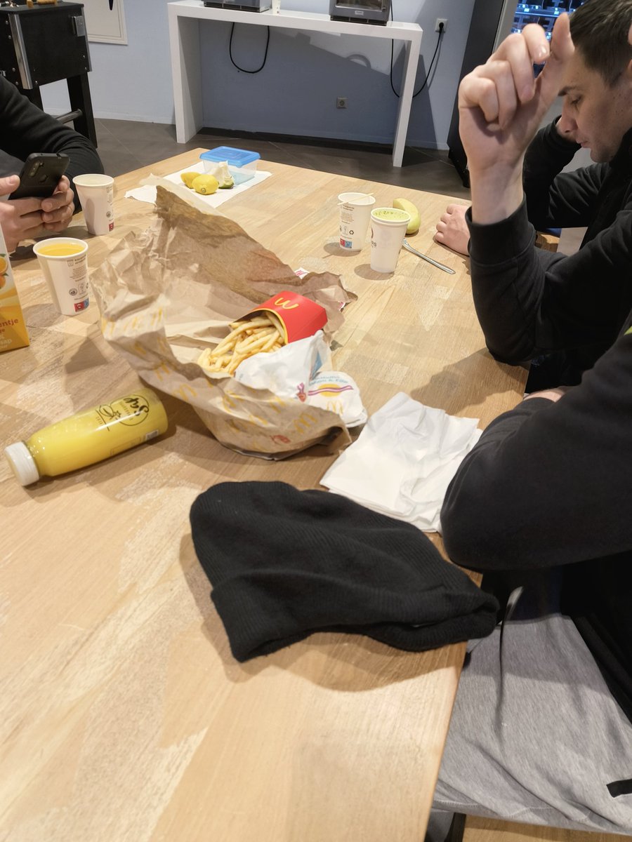Ronald tweet media