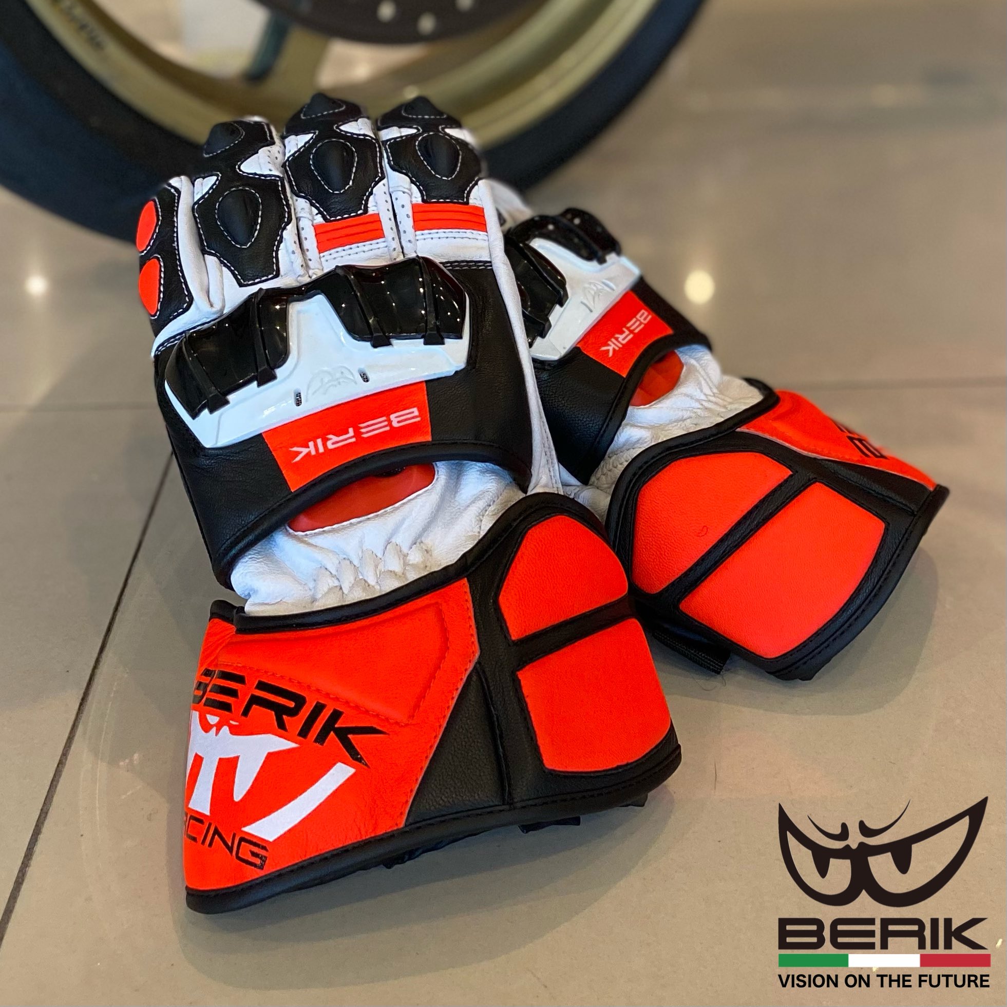 BERIK 山羊革 ベリック レーシンググローブ RED/BLACK Lサイズ