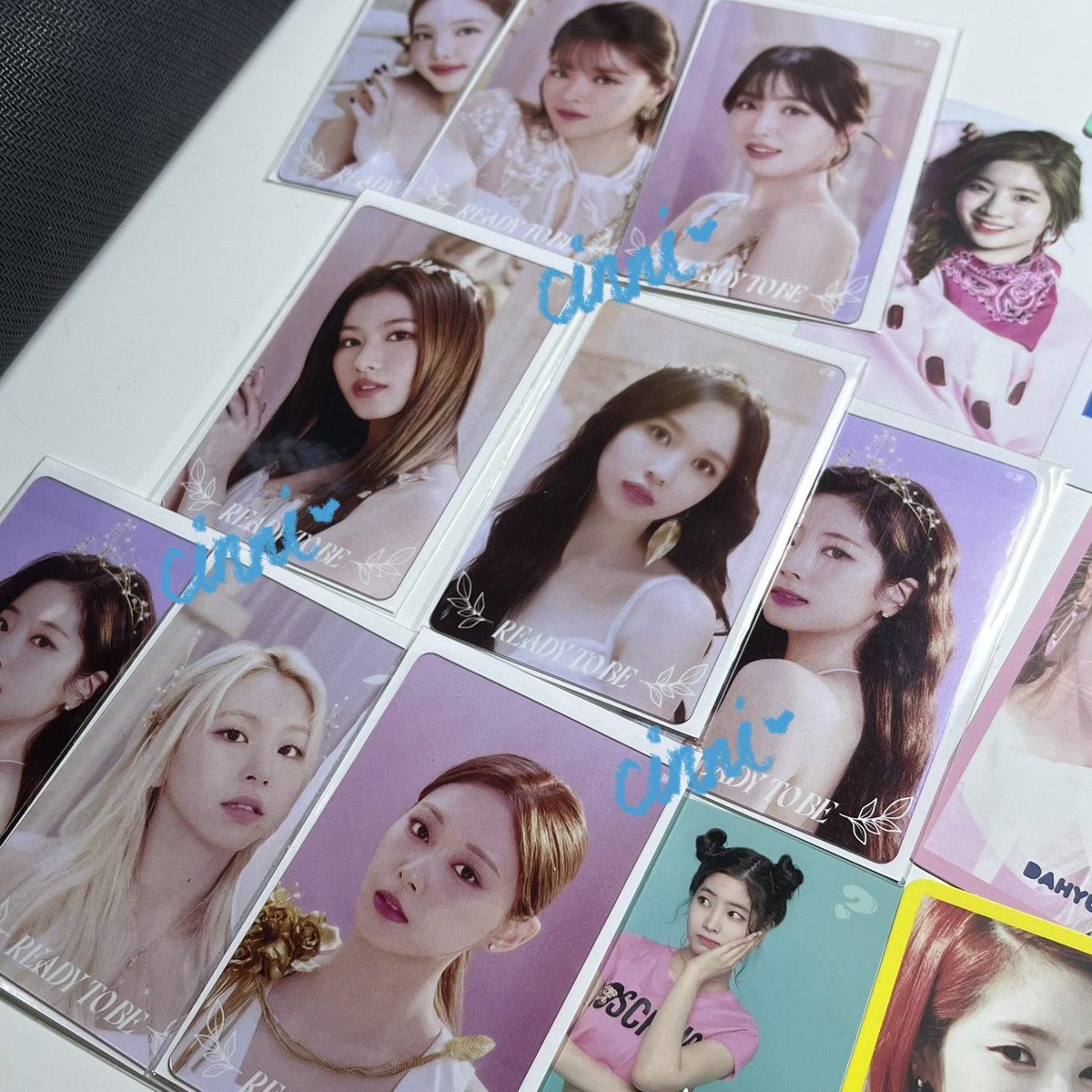 dahyunonfilm's tweet photo. 💌 @majesticseoul #mjsproofs 
 
biggest mail day so far 🩵 uwing uwi si dahyun 🧎‍♀️ super sparks din ng freebies thank u so much po!! 🤩   

꒰ ʚ🩵ɞ┊#cinnimail ꒱ https://t.co/3lzlmhL6Lc