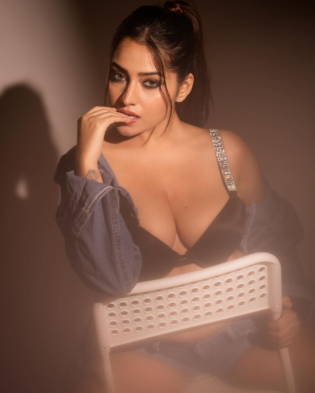 GHKdIDvWQAAAUCI?format=jpg&name=large