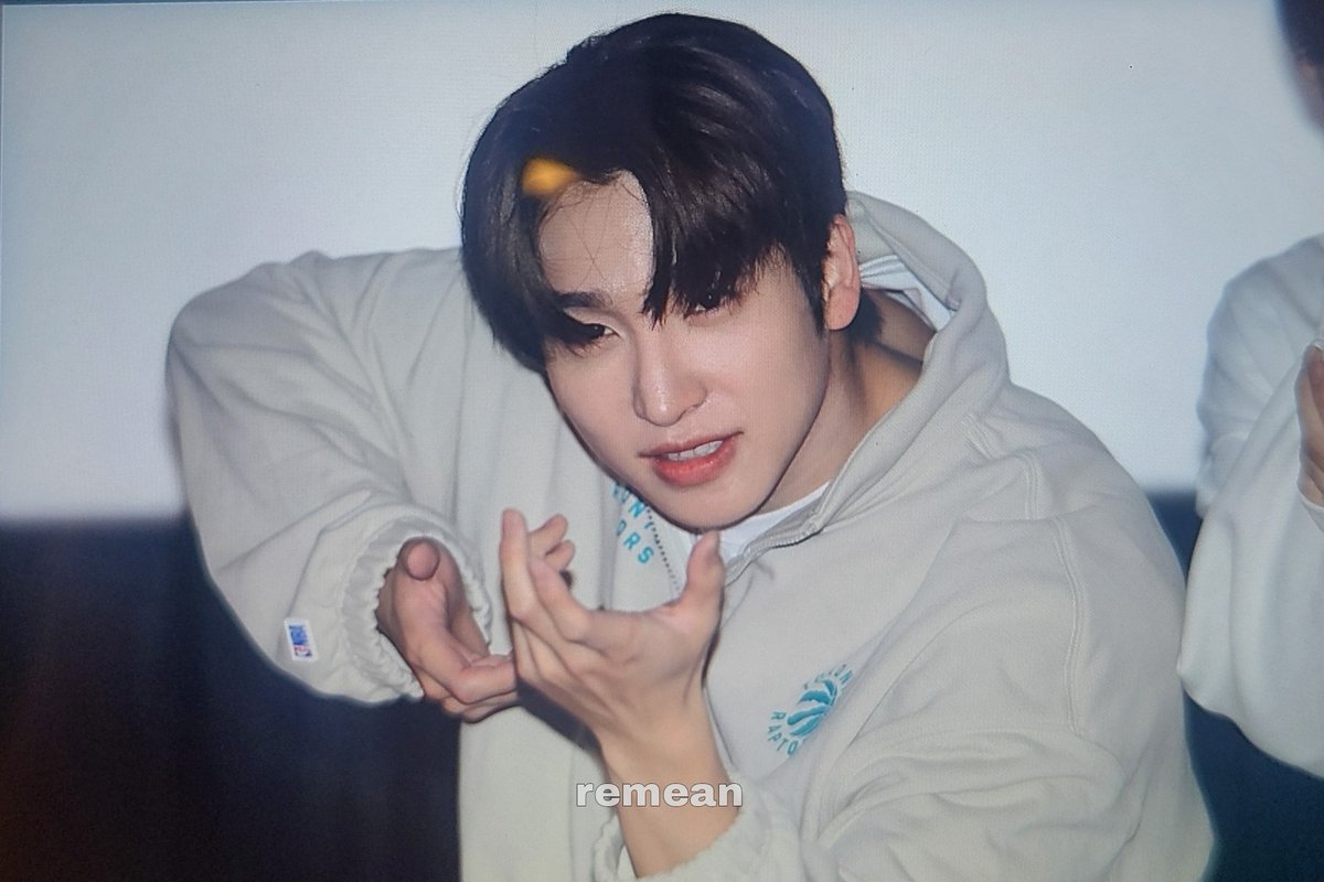 remean1104's tweet photo. 240225 사불착포즈🪂
#더보이즈 #THEBOYZ #상연 #이상연 #SANGYEON https://t.co/9x6MGTZoUU