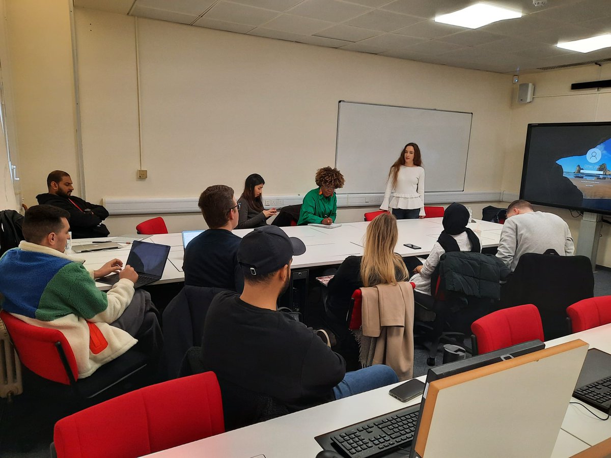 bufy_mica's tweet photo. Today, I had the honor of serving as a guest speaker at Middlesex University in London, where we discussed the intricacies of entrepreneurship. It was truly gratifying to engage with such exceptional students and impart my own experiences. #Entrepreneur
#PropertyManagement https://t.co/bQJQ8e7akg