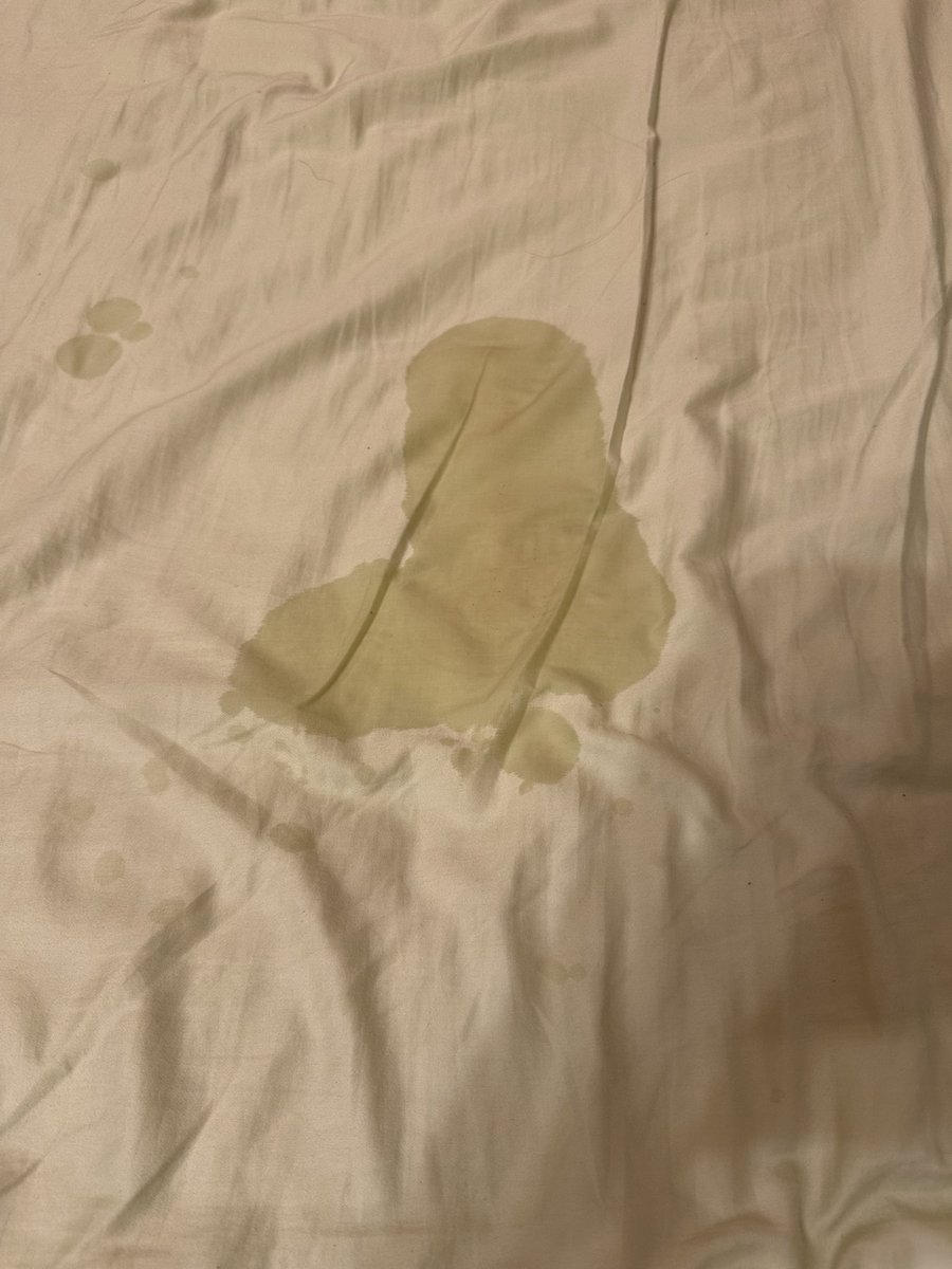 以前都覺得會噴水都是假的

T陪著我一起玩玩具
結果自己一個不小心第一次噴💧💧
超級害羞😳😳
#解鎖高潮噴水
#當下覺得錯愕最後覺得很放鬆