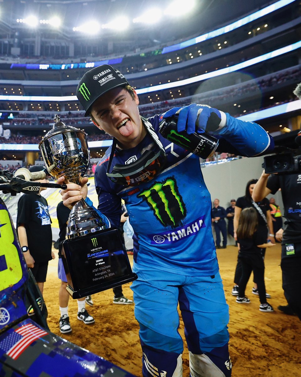 Cooper Webb, Eli Tomac, Jett Lawrence, Hunter Lawrence, Haiden Deegan, Tom Vialle and more discuss round seven of 2024 @SupercrossLIVE in the Vital MX post-race podcasts. These interviews are presented by @DeCalWorks. vitalmx.com/features/post-…