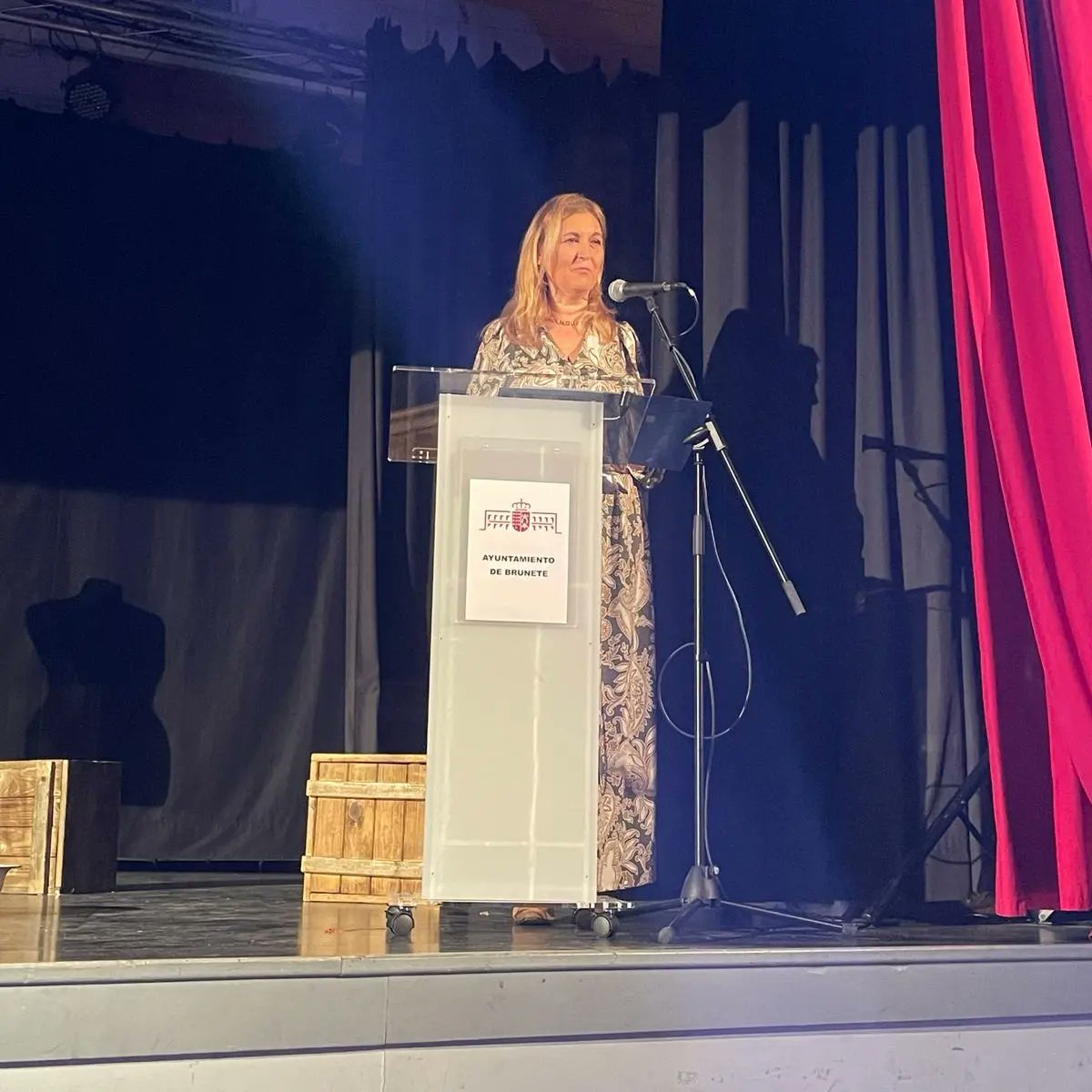 AytoBrunete's tweet photo. 🎭#TEATRO
Ayer comenzó la XXII EDICIÓN del #CERTAMEN #TEATROAFICIONADO #ANAMARIAVIDAL con la representación de la obra "Heridas, Las Mujeres de Lorca"
El teatro, escuela de llanto y de risa, es el que despierta a la poesía, levanta a la narración y las hace humanas. https://t.co/lixOPhNb4n