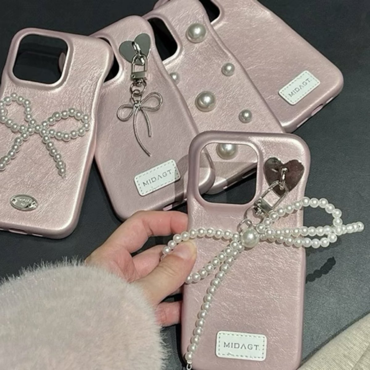 ngxshopee's tweet photo. coquette phone cases 🎀

— a thread https://t.co/cMn0eVKfFz
