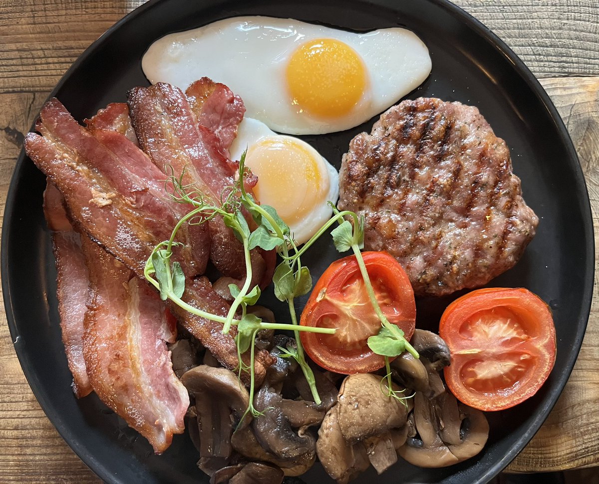 Low carb - so restrictive and difficult to sustain !! Delicious brunch in the English Lakes. Why not eat delicious nutrient dense food that doesn’t put your blood sugar up ? We just replaced the toast and baked beans with more bacon and mushrooms 😋