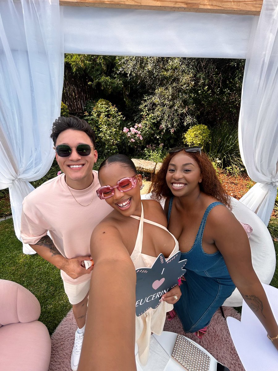 zithobemacheli's tweet photo. I’m proud to announce that I am part of the Eucerin Skin Squad 2024 as a skin expert - literally the partnership of my dreams 🥹🩷 https://t.co/caYSIof3V8