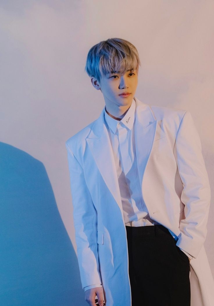 feejin's tweet photo. RONDE 2:

Tebak era, ini teaser pas kapan? dari 14.36-14.42 WIB.

Format: Emang boleh ya Damian fotonya seelegant ini? Pasti pas era (Nama Era-tahun-bulan)!!! 😳✨🕺🏼 https://t.co/FtqbgvbBrr