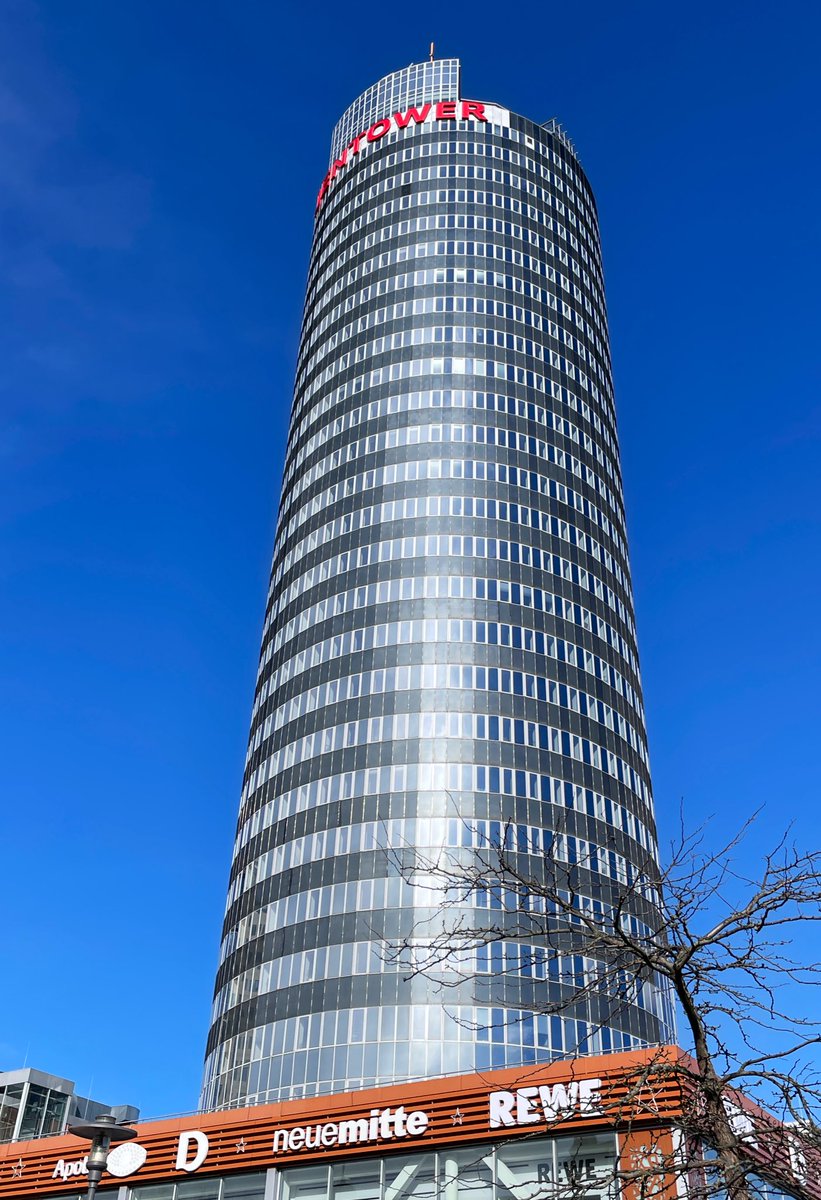 MiZieger's tweet photo. @VisualsbySauter #Jena #JenTower https://t.co/fHUP0QdwnL