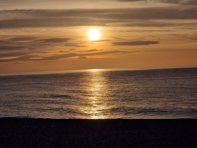 Just love watching the sun rise #Holliday https://t.co/AT2ITNk1bx<a href="/tag/holliday"class="tags">#Holliday</a>