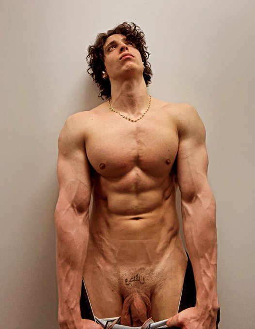 Forgot my protein shake  Can i use you instead? I won&rsquo;t pull out ofc ! https://t.co/GrzcSbXqma