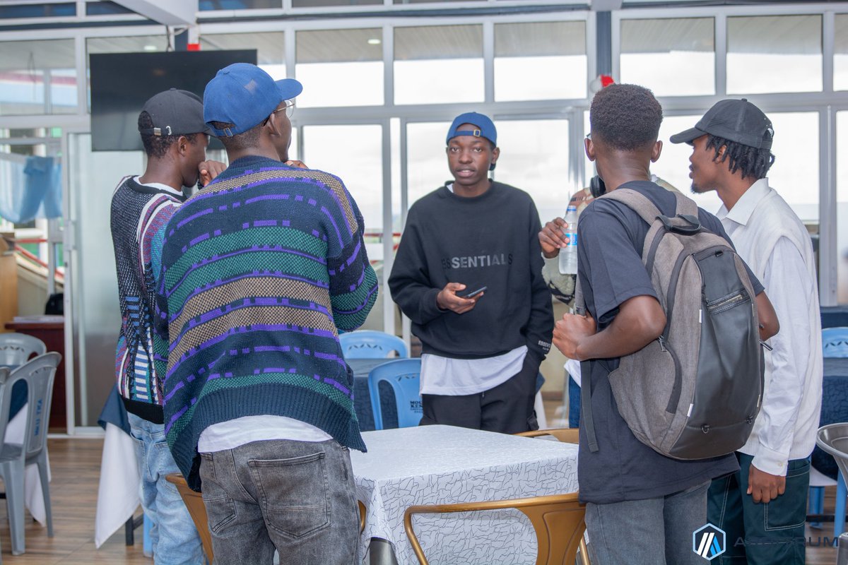 Abdullahi_Ab_di's tweet photo. This team is doing amazing s @arbitrum, @vicgunga, @arbitrumcore @mkumsa_ke
#ArbitrumIdeathon.
#arbitrum
#mku https://t.co/x4bFWZ7Nr2