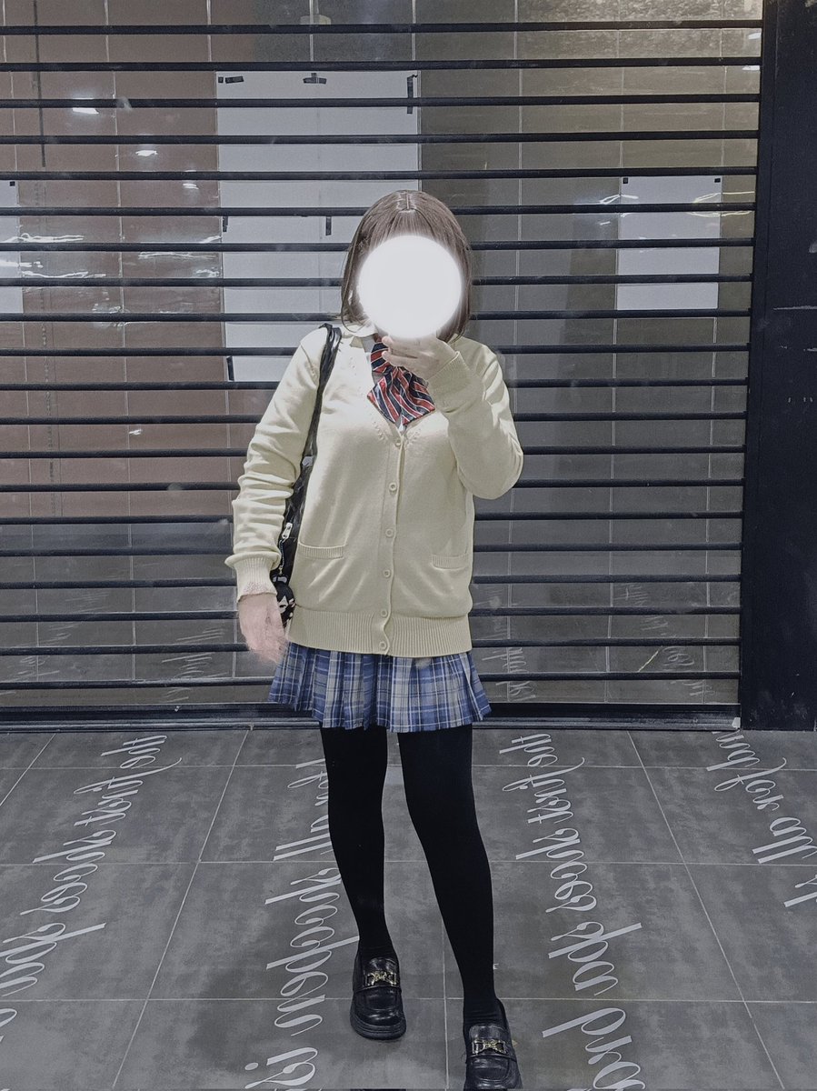1girl solo skirt pantyhose plaid plaid skirt school uniform  illustration images