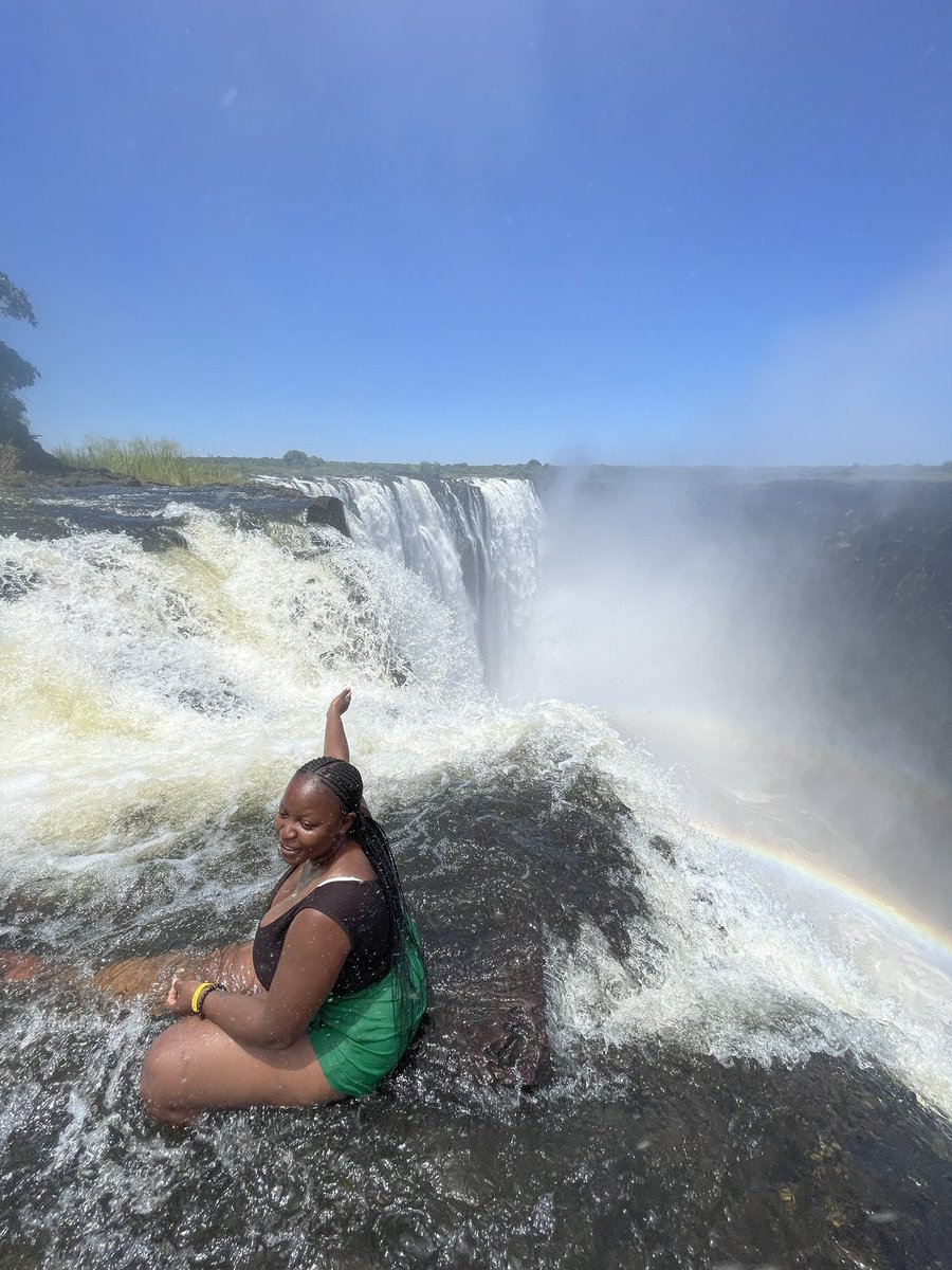 Walk on the edge🇿🇲
Victoria falls Angels Pool🇿🇲🇿🇲🇿🇲🇿🇲🇿🇲🇿🇲
#victoriafalls 
#zambia 
#zimbabwe
#tourism 
#zedtwitter