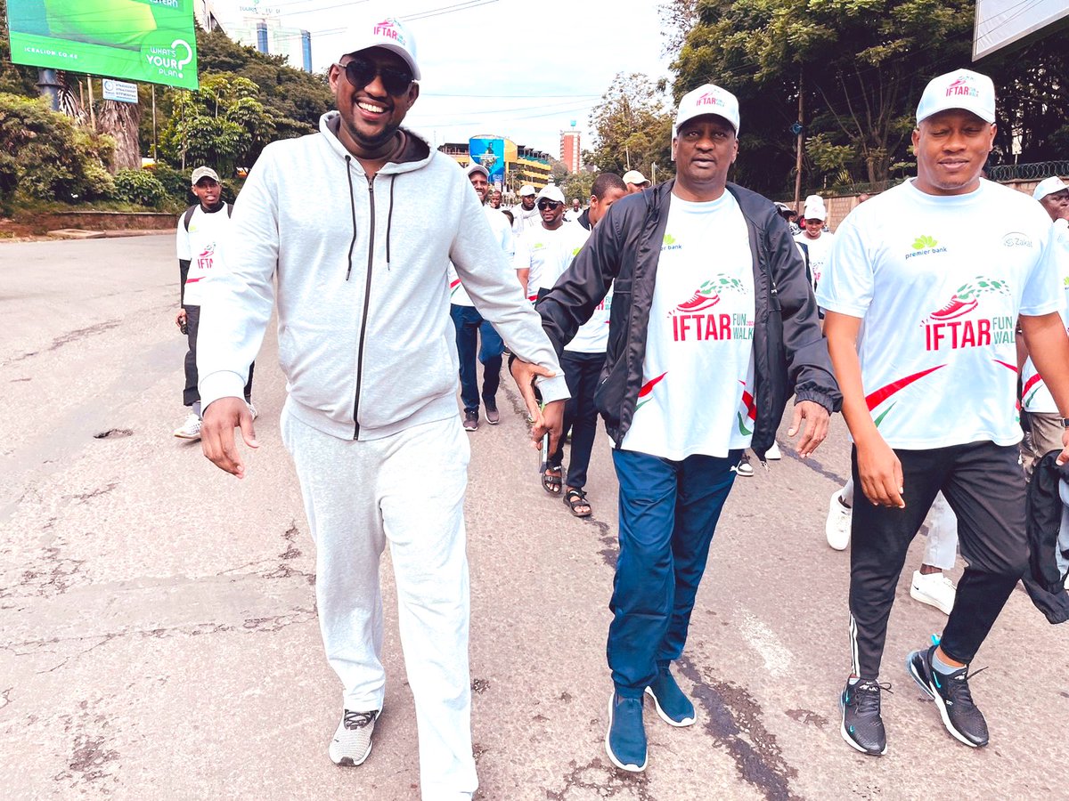 AsmaliMedia's tweet photo. Our CEO @Asmali77, @premierbank_ke CEO Osman Duale and Director Osoro at the #IftarFunWalk by @ZakatKenya and Premier Bank to raise funds for 5000 needy Muslim families during Ramadhan. https://t.co/0Env2nIfSc