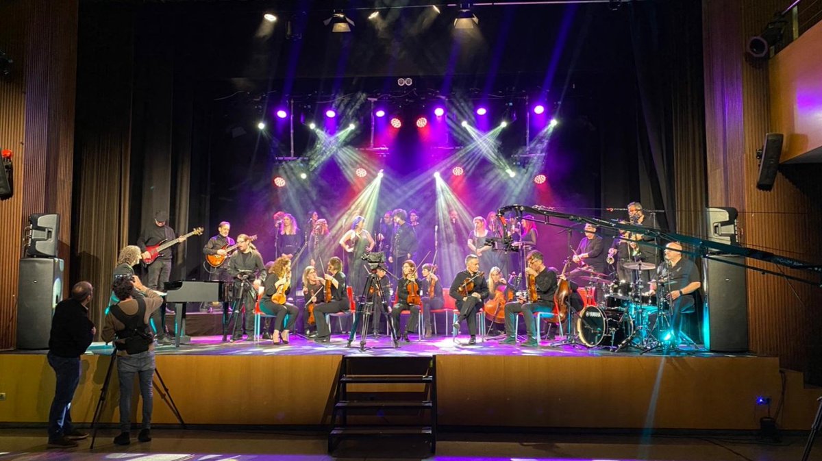 🎻 Ahir a la tarda vam enregistrar les imatges del videoclip d’una peça del compositor lleidatà <a href="/AntoniTolmos/">Antoni Tolmos</a>, on vam tenir el plaer d’interpretar la secció de corda
👉 Ja tenim moltes ganes d’ensenyar-vos-el!

<a href="/DiputacioLleida/">Diputació de Lleida</a> <a href="/paerialleida/">Ajuntament de Lleida</a> <a href="/IEILleida/">INSTITUT D'ESTUDIS ILERDENCS</a> <a href="/gencat/">Generalitat de Catalunya</a>