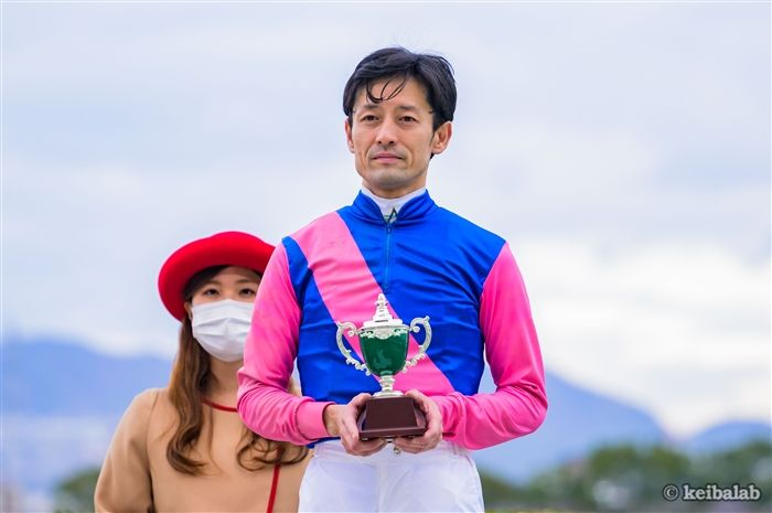 keibalab's tweet photo. 【ありがとう秋山真一郎騎手】
JRA通算13543戦1059勝
JRA重賞38勝(G1は2勝)
#秋山真一郎
https://t.co/YEvHXHVW0y https://t.co/8zhsuauRzs