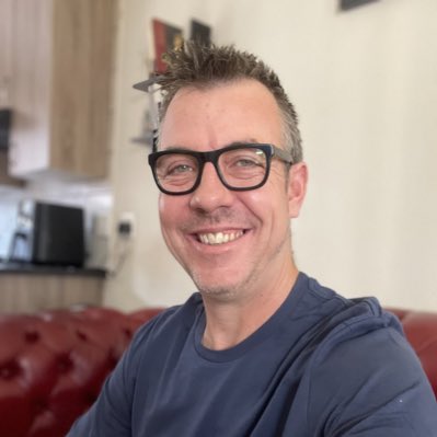 StephenLintott's tweet photo. #NewProfilePic https://t.co/dg8mpRf6Qg
