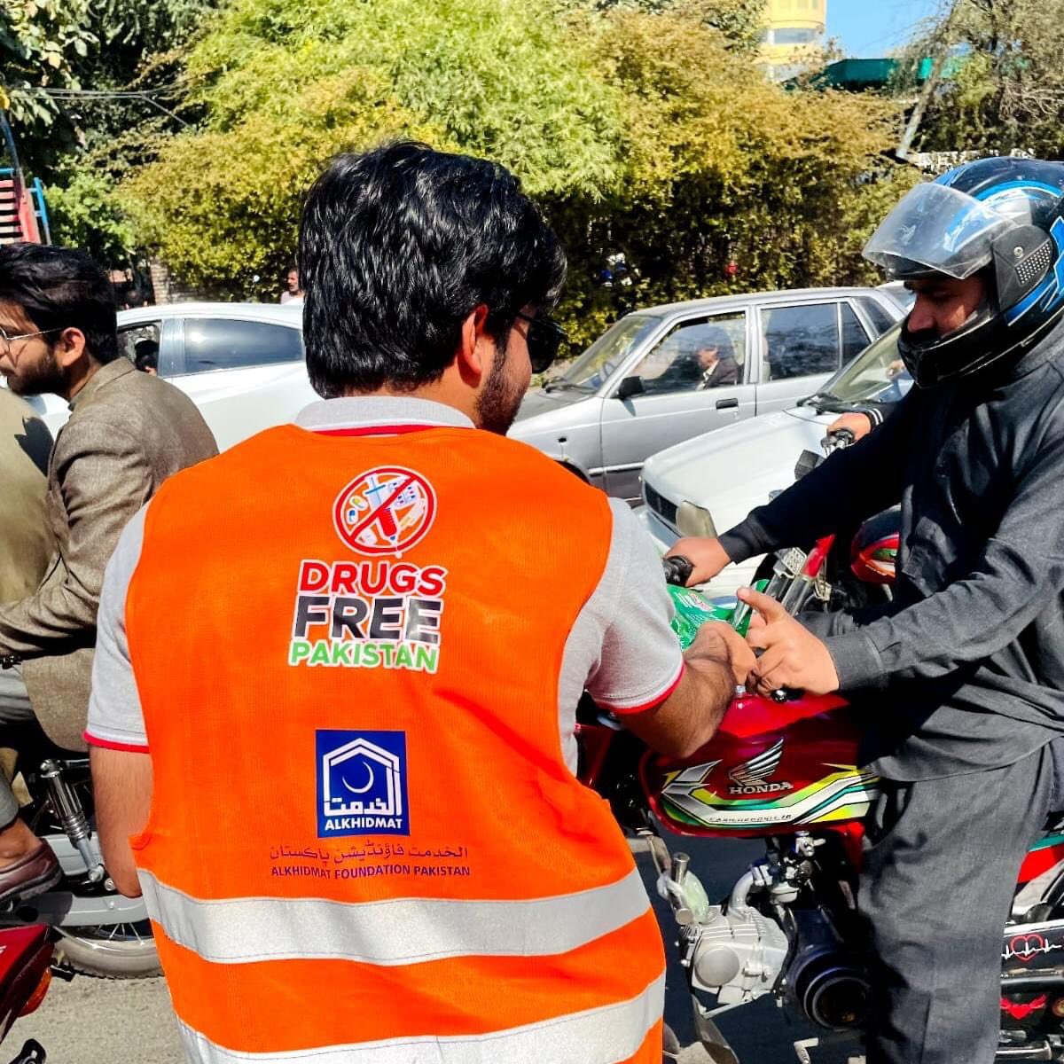 'The Alkhidmat Foundation has launched the 'Drug-Free Pakistan' campaign nationwide. Let's kick drugs out of our society! 💪🚫💊 #DrugFreePakistan ❌💉 #HealthyNation 🇵🇰'