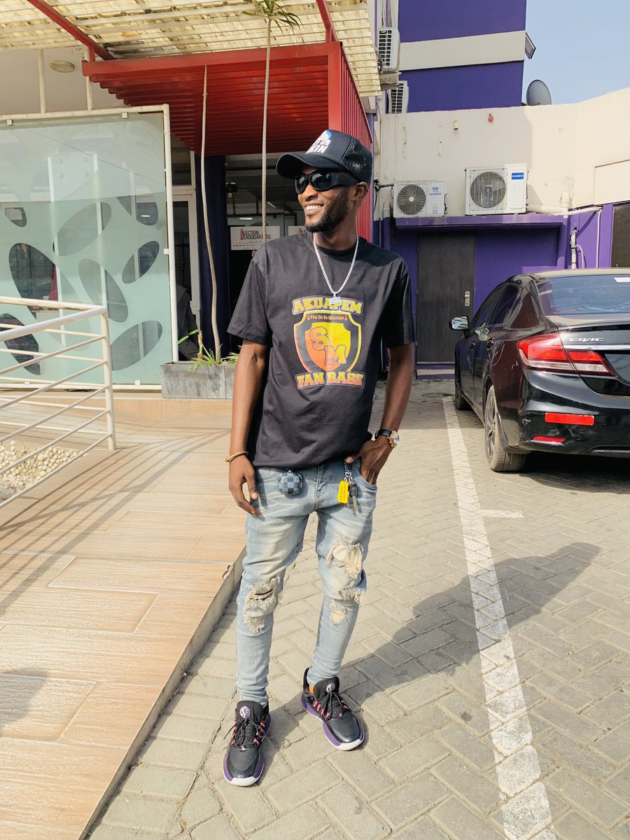 DrillOfficial01's tweet photo. Thank you Shatta wale(shatta movement)
Thank you Joy 99.7 FM
Thank you Shatta Movement
The Shatta Movement story was told again in a very beautiful way. #ShattaMusic #smbiker #konektalbum #TeamWork #SHAXI #akuapemsmfanbase https://t.co/R89Zst8DOr
