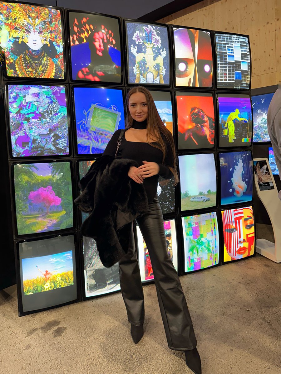 Gm/Gn from NFT Paris 🇫🇷

Soon I go to miss you all, fr was amazing dayss, tysmm my lovely fam for everything 😽
We need to repeat ittt <3