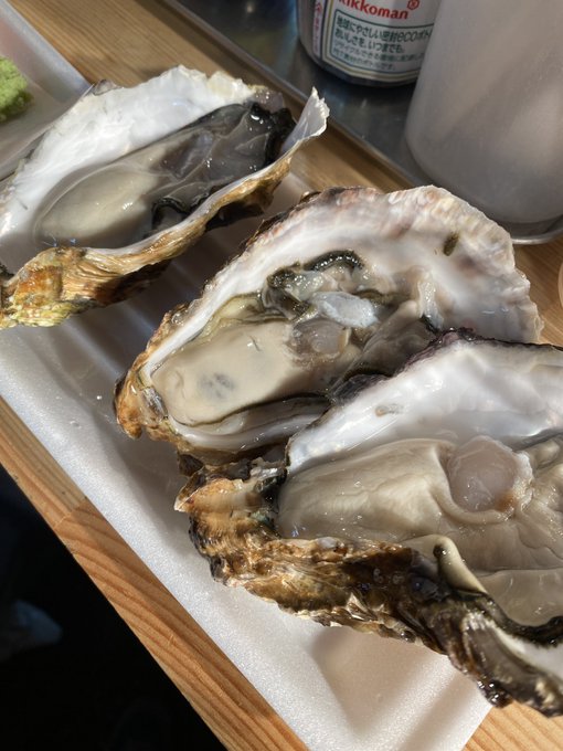 生牡蠣うまっ！ https://t.co/wQkE0inOJb