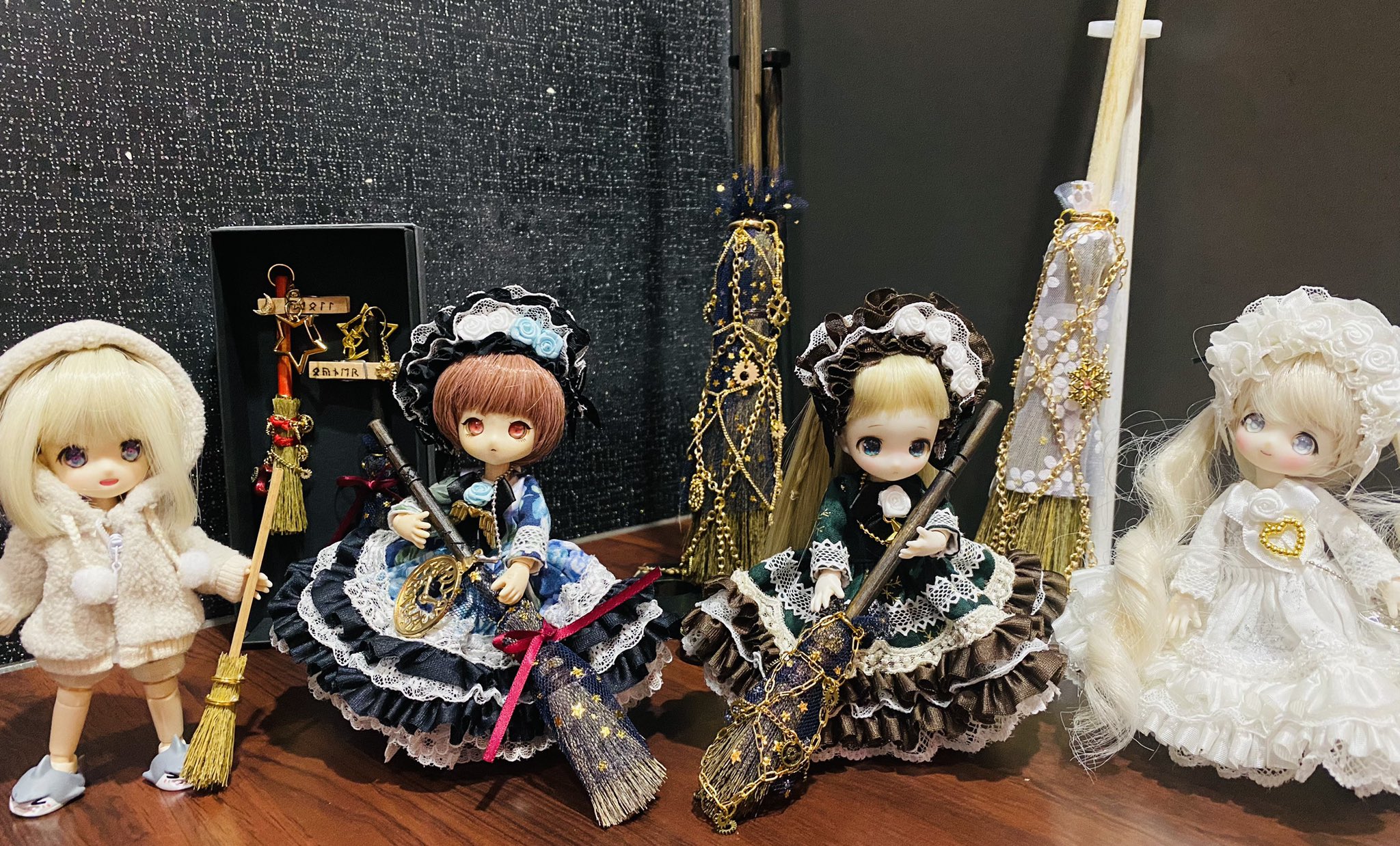 ミニチュア箒 - Search / X