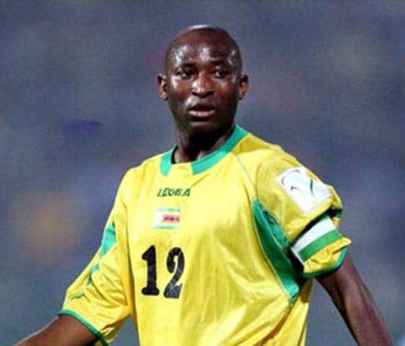 HighlanderBosso's tweet image. Happy Birthday to the country's🐐, Peter Ndlovu.
•The youngest player ever (17), to be crowned Soccer Star of the year (1990).
•The youngest ever in the history of the league &amp;amp; the only Bosso player to be crowned Soccer Star of the year in two consecutive seasons (1990 &amp;amp; 1991).…