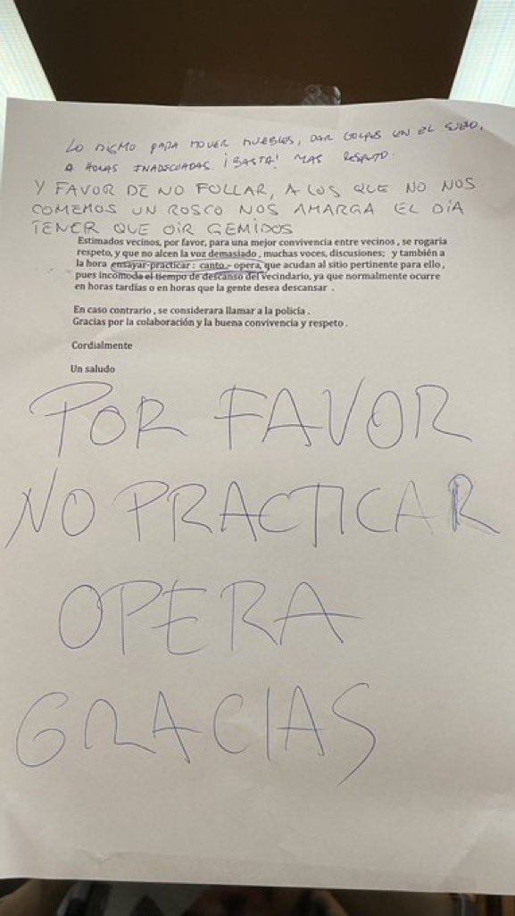 Líos de Vecinos 🏢 tweet media