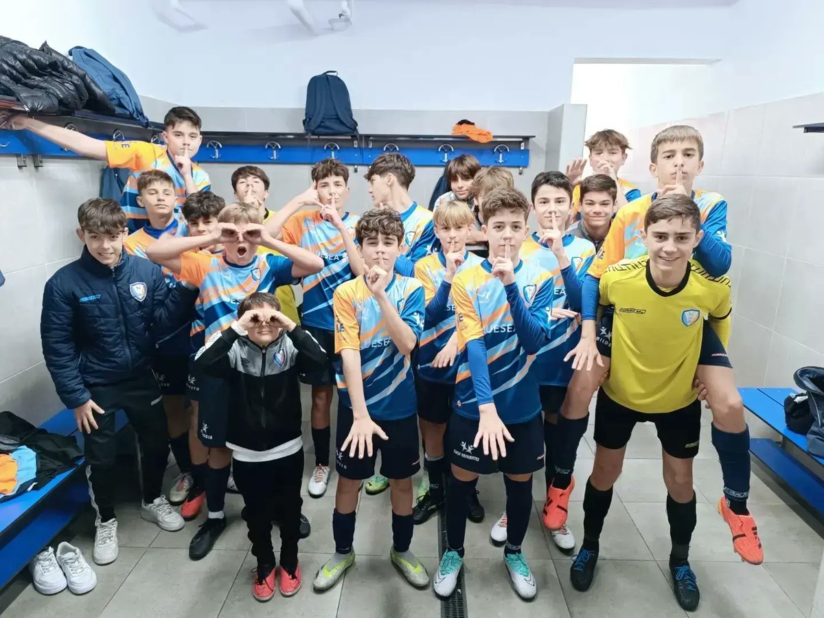 El grupo infantil cierra el fin de semana consiguiendo sendas victorias ante el <a href="/CEAndratx/">CE Andratx</a>  y <a href="/LaSallePalma/">La Salle Palma</a>, 💪💙🩵🧡
@ffib_oficial <a href="/rfef/">RFEF</a> @futsalrfef  #futbol #jugoncitos #futbolbase