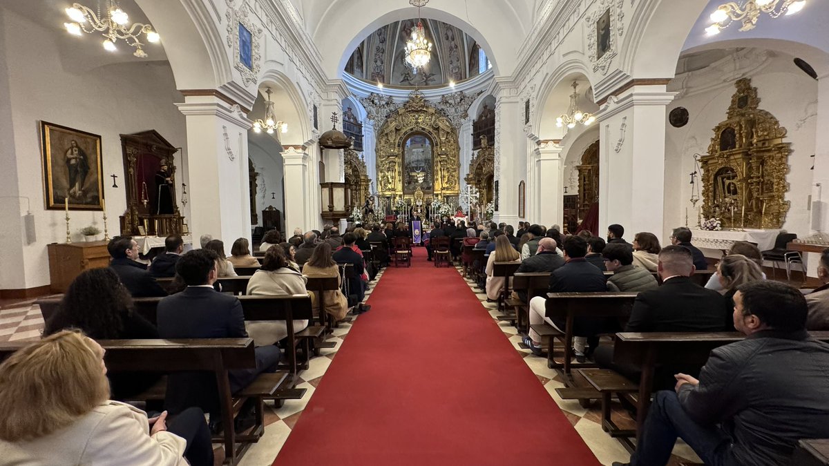 ✝️ Presentación del Paño de la Verónica de @CofradiaSocorro Obra de Eva Escobar, presentada por Félix Jiménez. El acto ha contado con la participación de la Banda Dolores Coronada de #Álora 👤 Asisten los concejales @juanrosasgallar y @JoseMFernandezH #Antequera es #MásCiudad